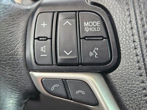 Used 2020 Toyota Sienna XLE FWD image 25