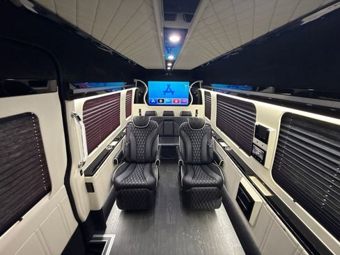 Used 2019 Mercedes-Benz Sprinter 170 w/ Driver Convenience Package image 31