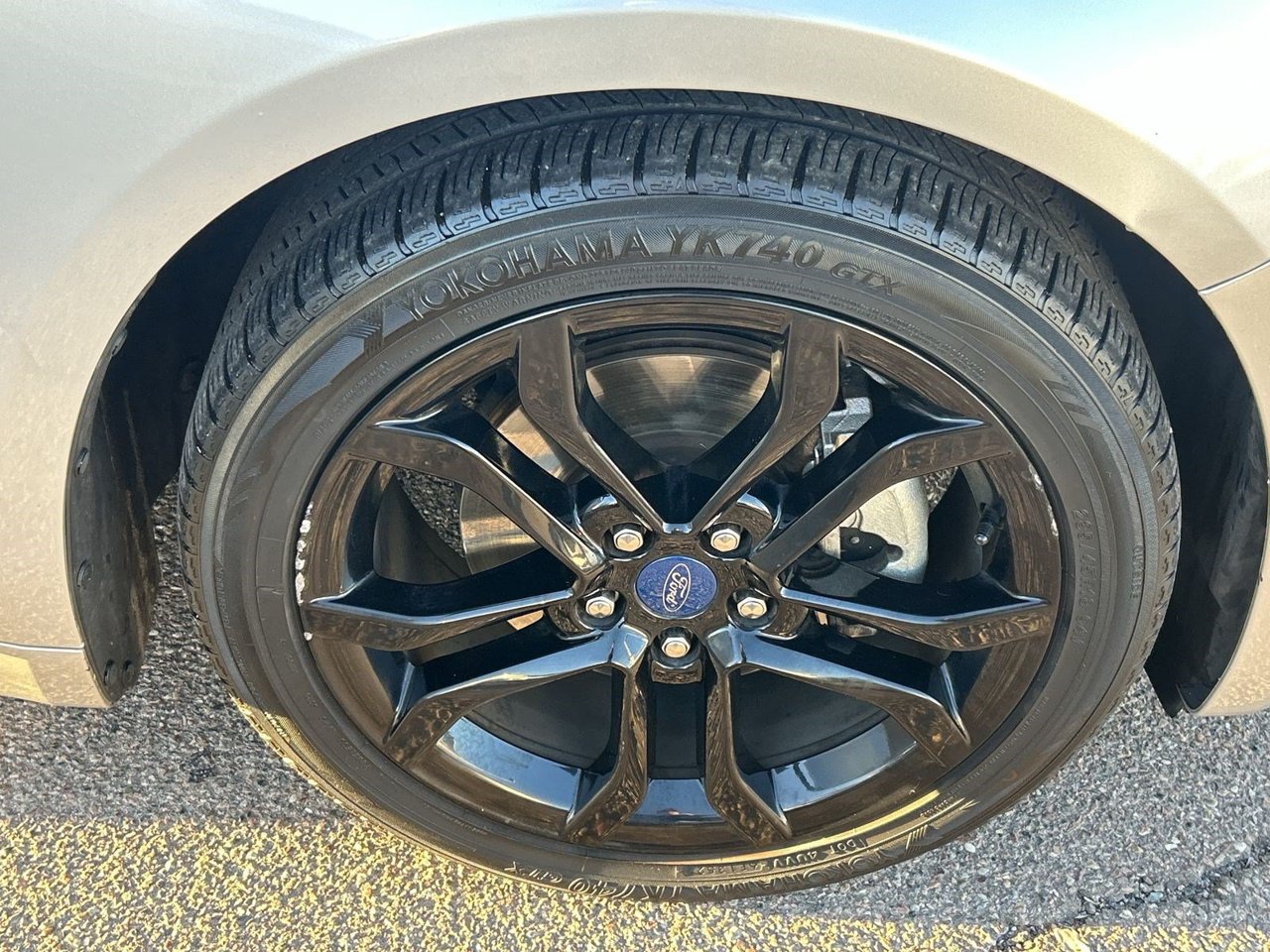 Used 2019 Ford Fusion SE w/ Equipment Group 151A FWD image 7