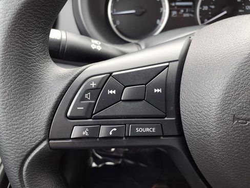 Certified 2025 Nissan Kicks Play S image 13