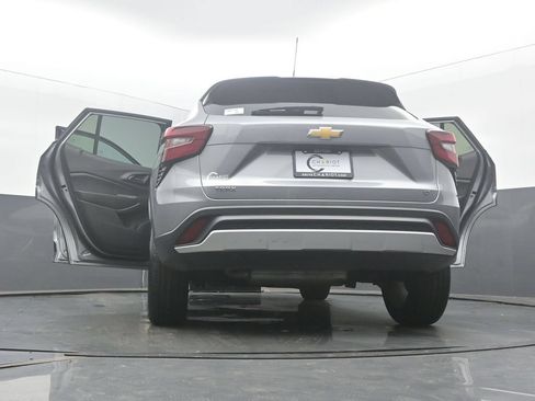 Used 2025 Chevrolet Trax LT w/ LT Convenience Package FWD image 58