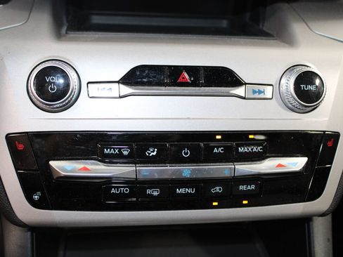Used 2023 Ford Explorer XLT w/ Equipment Group 202A AWD/4WD image 30