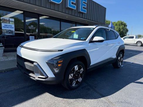 Used 2025 Hyundai Kona SEL AWD/4WD image 1