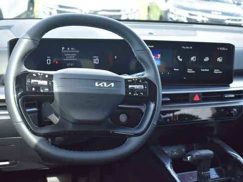 New 2026 Kia Sorento LX FWD image 18