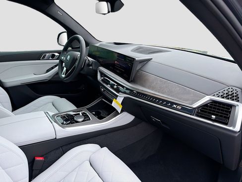 New 2026 BMW X5 xDrive50e image 16