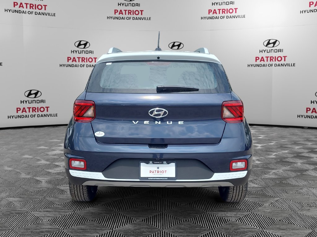 Used 2026 Hyundai Venue SEL FWD image 4