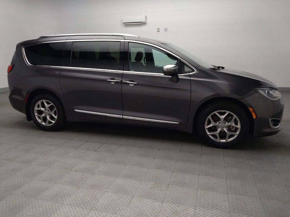 Used 2017 Chrysler Pacifica Limited FWD image 11