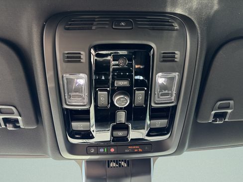 New 2026 GMC Yukon Denali w/ Denali Reserve Package AWD/4WD image 18