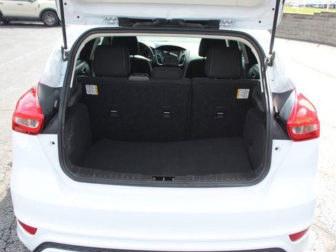 Used 2016 Ford Focus SE w/ SE Sport Package image 16