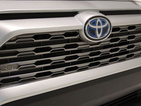Used 2022 Toyota RAV4 Limited AWD/4WD image 23