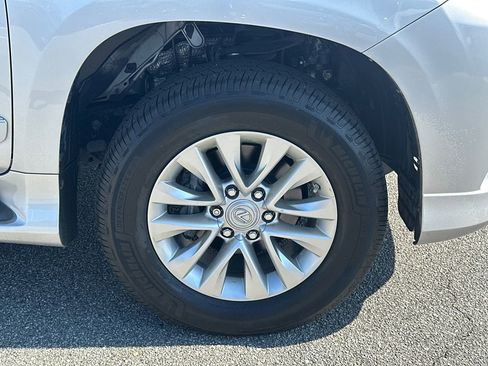 Used 2015 Lexus GX 460 w/ Premium Package image 12