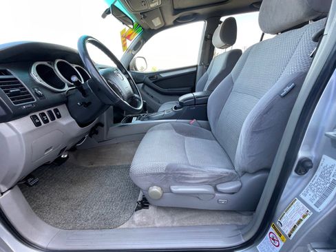 Used 2004 Toyota 4Runner SR5 image 12