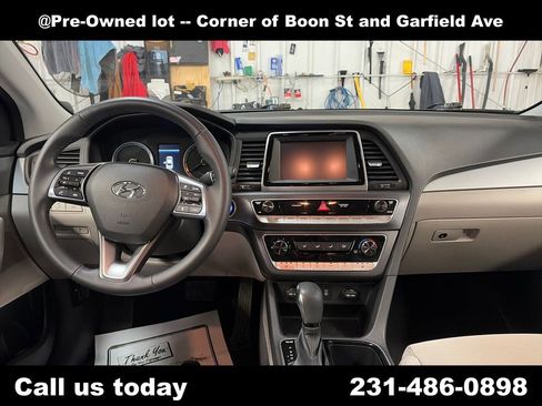 Used 2018 Hyundai Sonata SEL w/ Tech Package 02 FWD image 18