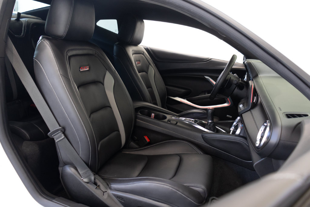 Used 2018 Chevrolet Camaro SS RWD image 24