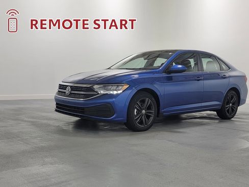 Used 2024 Volkswagen Jetta SE image 4