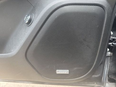 Used 2021 GMC Acadia SLT w/ Preferred Package image 13