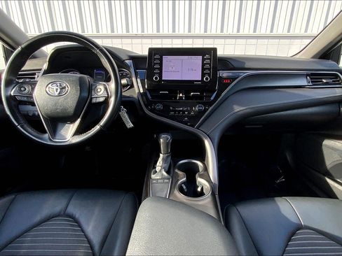 Used 2022 Toyota Camry SE FWD image 19