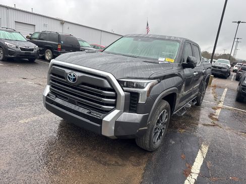 Used 2024 Toyota Tundra Limited image 3