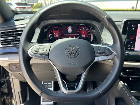 Certified 2024 Volkswagen Atlas Cross Sport SEL R-Line AWD/4WD image 15
