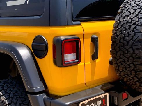 Used 2021 Jeep Wrangler Unlimited Rubicon w/ Cold Weather Group AWD/4WD image 29