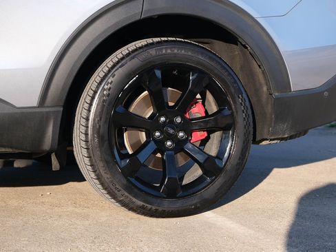 Used 2020 Ford Explorer ST w/ ST Street Pack image 8