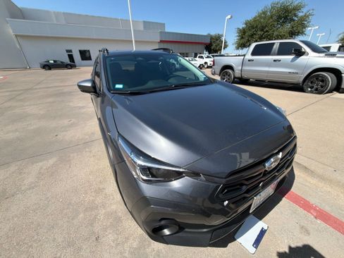 Used 2025 Subaru Crosstrek 2.5i Limited AWD/4WD image 4