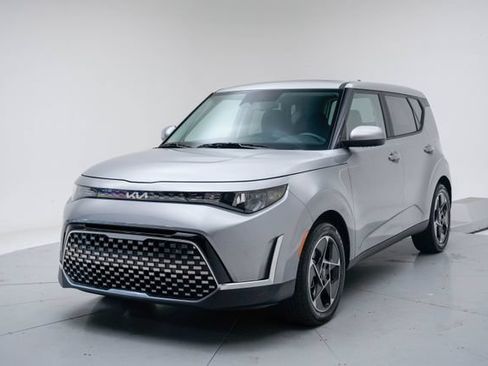 Used 2024 Kia Soul EX FWD image 3