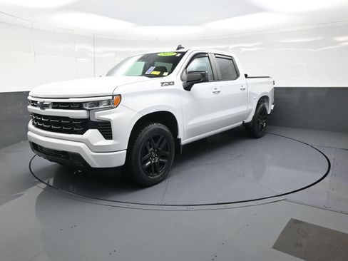 Used 2023 Chevrolet Silverado 1500 RST w/ Z71 Off-Road Package image 7