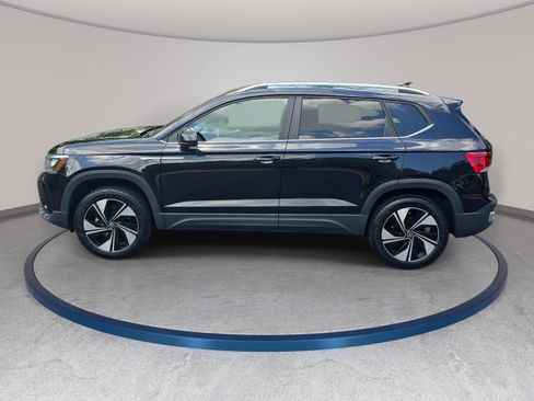 Certified 2023 Volkswagen Taos SE AWD/4WD image 8