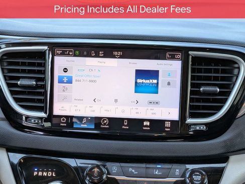 Used 2024 Chrysler Pacifica Touring-L FWD image 19