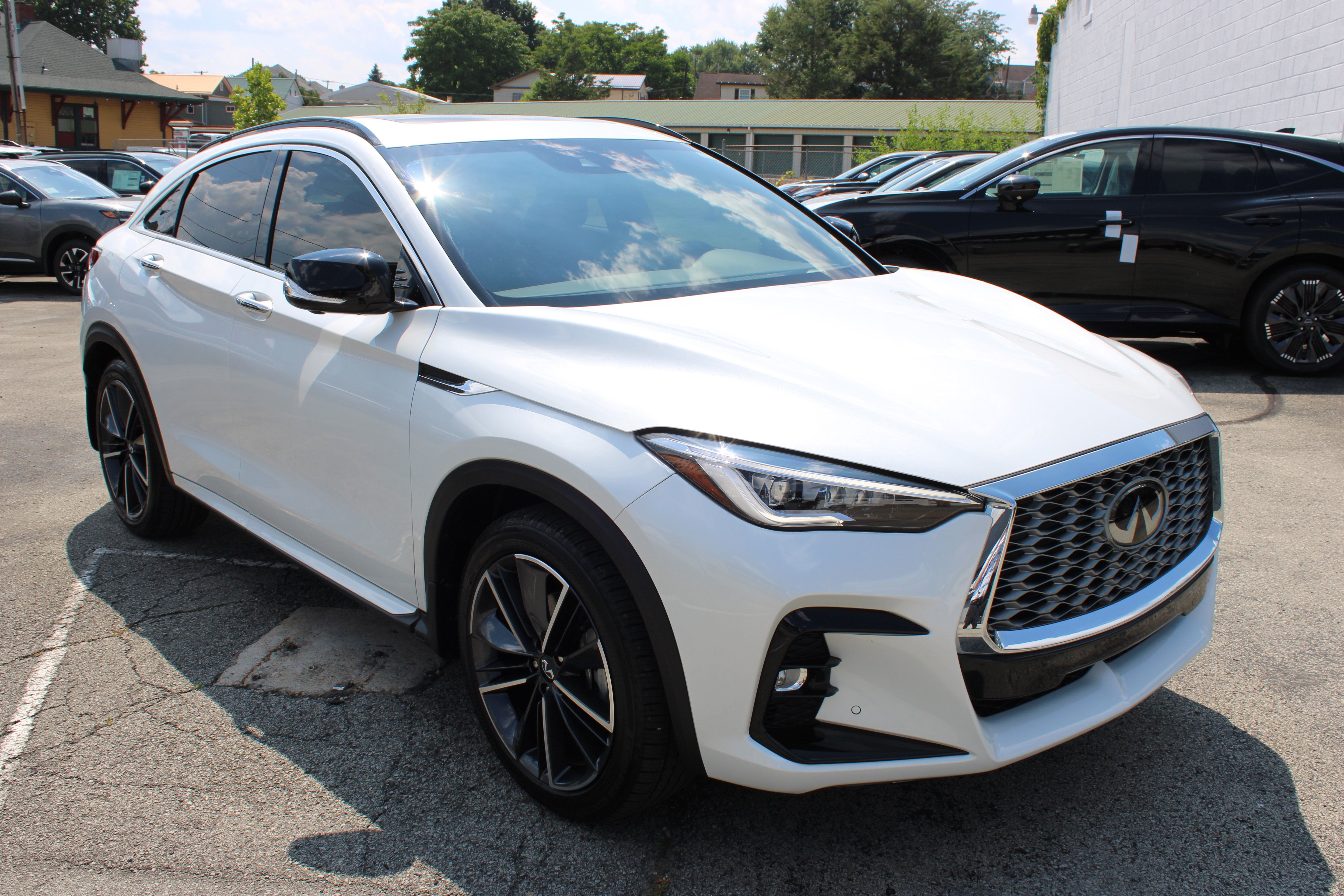 Used 2023 INFINITI QX55 Sensory w/ Lighting Package AWD/4WD image 9