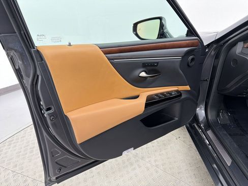 Certified 2024 Lexus ES 350 w/ Premium Package FWD image 25
