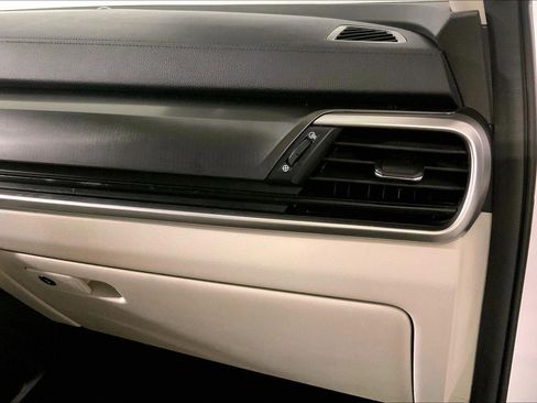 Used 2024 Kia Telluride S FWD image 16
