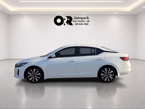 Used 2024 Nissan Sentra SV w/ SV Premium Package FWD image 3
