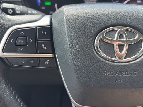 Used 2021 Toyota Sienna XLE FWD image 14