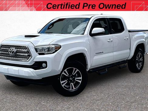 Certified 2017 Toyota Tacoma TRD Sport AWD/4WD image 6
