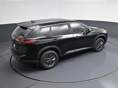 Used 2025 Nissan Rogue S image 26