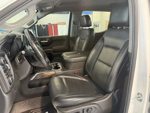 Used 2022 Chevrolet Silverado 1500 LT Trail Boss w/ LPO, Dark Essentials Package AWD/4WD image 11
