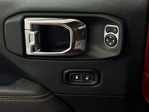 Used 2021 Jeep Wrangler Unlimited Sahara AWD/4WD image 22
