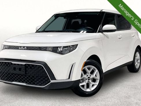 Used 2025 Kia Soul LX FWD image 14
