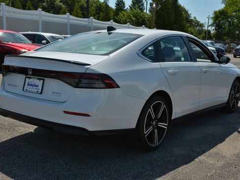 Used 2025 Honda Accord Sport image 4