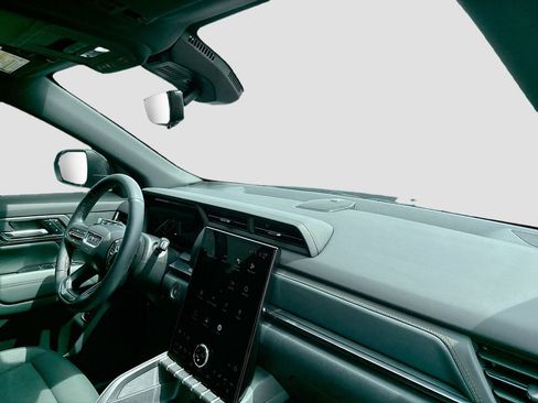 Used 2026 GMC Terrain AT4 w/ Convenience Package III AWD/4WD image 25