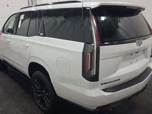 Used 2023 Cadillac Escalade Sport Platinum image 4