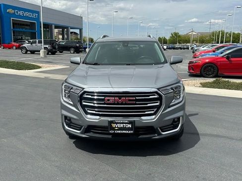 Certified 2024 GMC Terrain SLT image 29