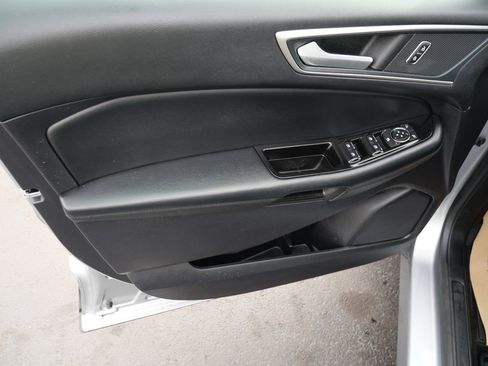 Used 2020 Ford Edge SEL w/ Convenience Package image 16