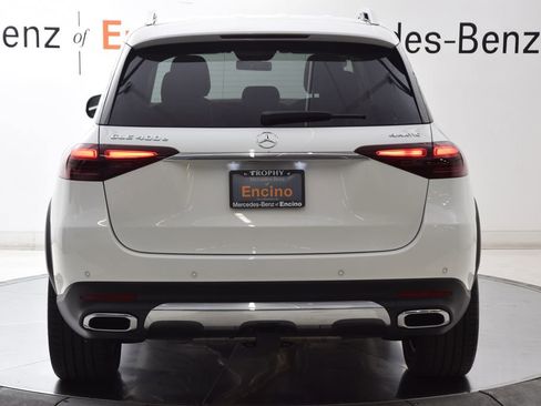 Used 2025 Mercedes-Benz GLE 450e 4MATIC image 5