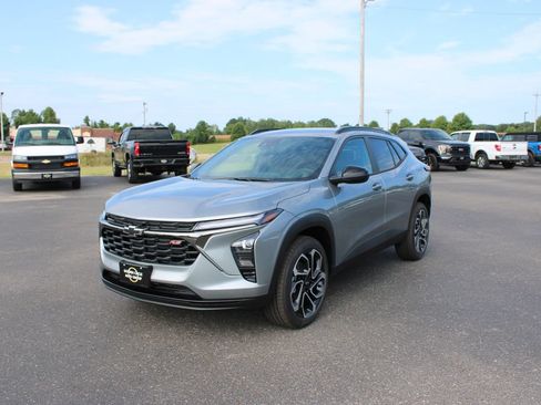 New 2026 Chevrolet Trax RS w/ Driver Confidence Package FWD image 4