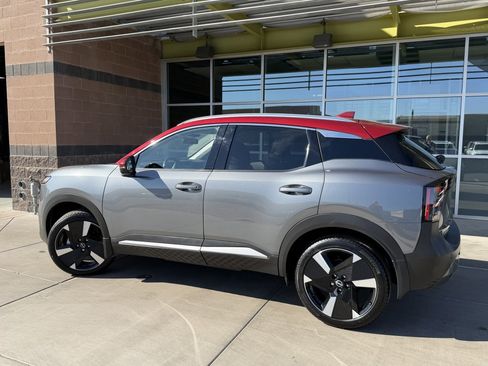 Used 2025 Nissan Kicks SR w/ SR Premium Package image 5