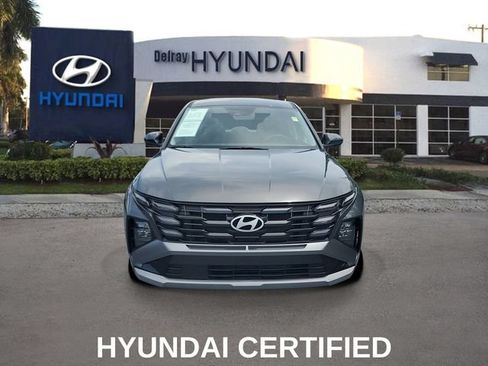 Used 2025 Hyundai Tucson SE FWD image 2