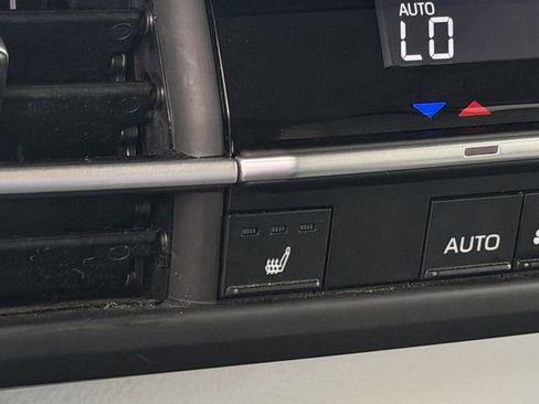 Certified 2025 Toyota Sienna XLE FWD image 18